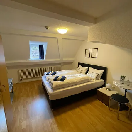 Haus Zum Ruetli * تشر