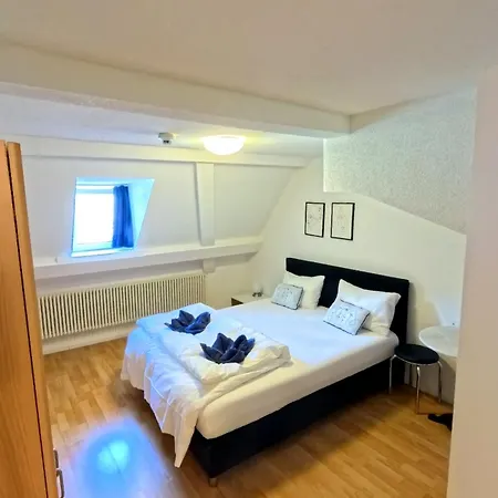 Haus Zum Ruetli Hostel *